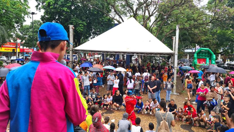 Crianças se encantaram e se divertiram em festa realizada pelo Fundo Social de Solidariedade na Praça do “Jacaré”