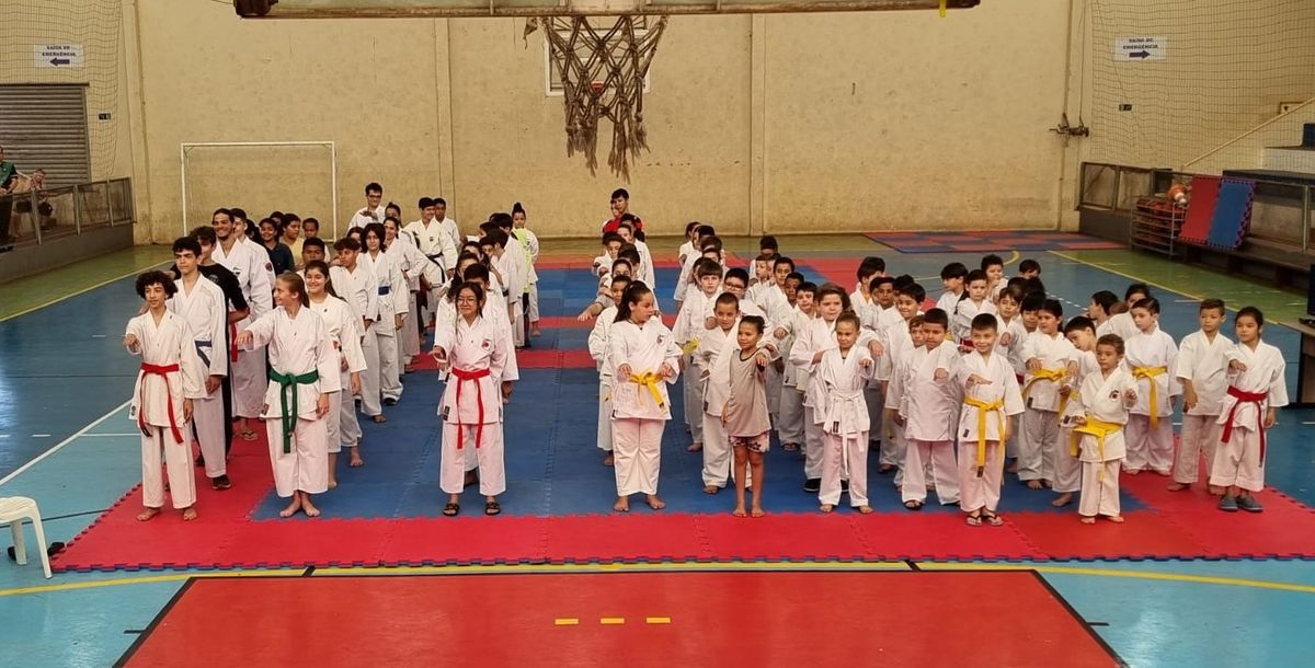 Estrela d’Oeste realiza IV Festival de Karatê e reúne 150 atletas da região
