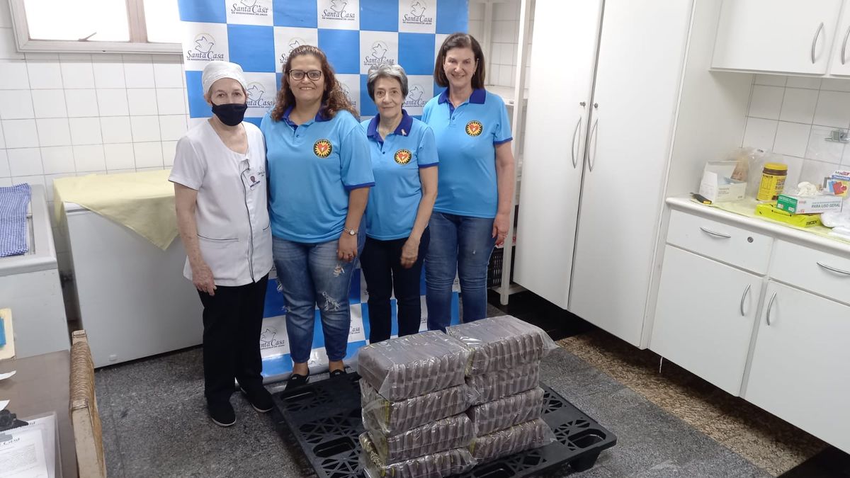 Grupo Capítulo Amor e Luz realizam doação de café para Santa Casa de Jales