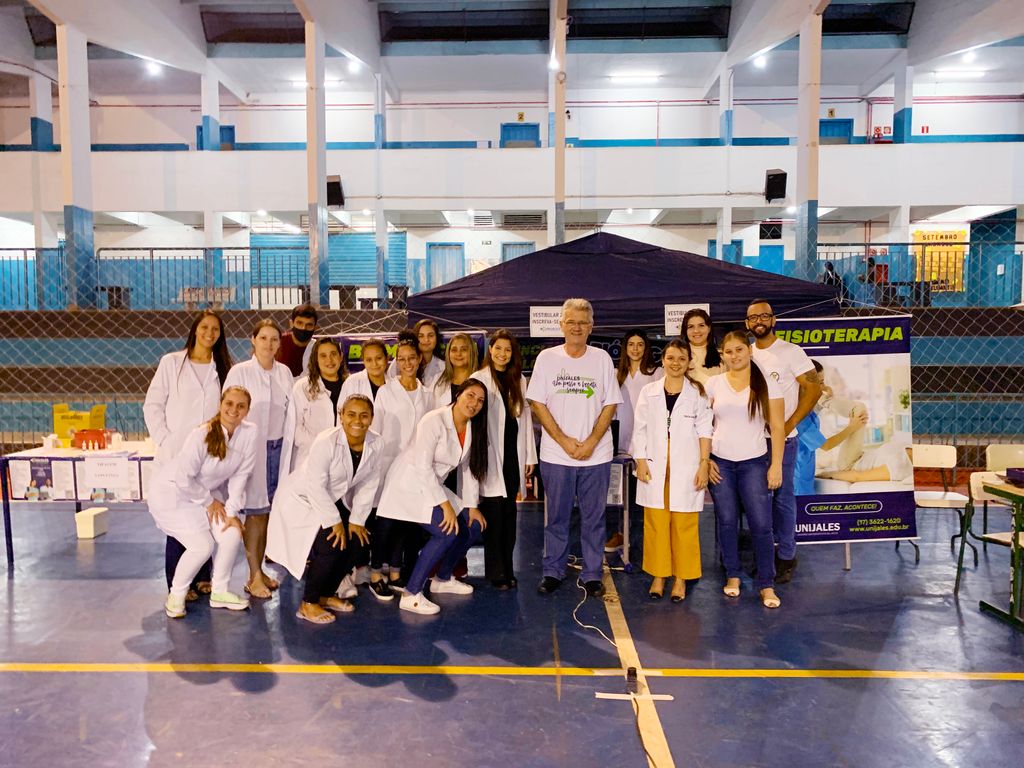 Unijales participa de Feira de Profissões na EE Dr. Euphly Jalles
