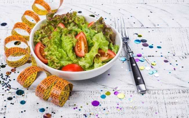 Exagerou no Carnaval? Nutricionista dá dicas de como acabar com a ressaca e voltar à rotina