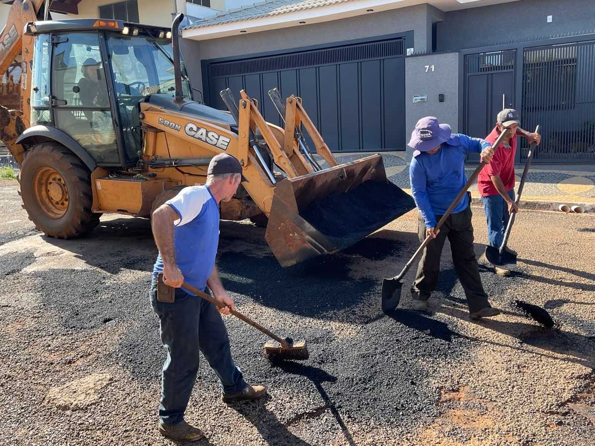 Ruas do Residencial Paineiras recebem a Operação Tapa-Buracos
