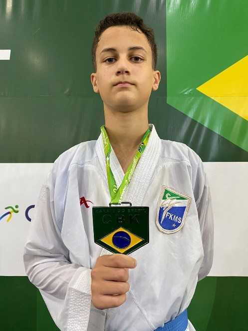 Atleta de Jales conquista medalha de prata em campeonato nacional de Karatê