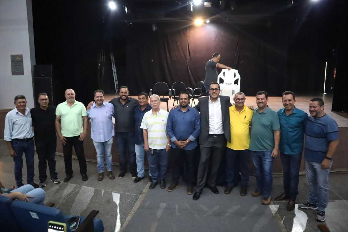 Diretor do DRS Rio Preto se reúne com prefeitos e autoridades em saúde da região em Jales