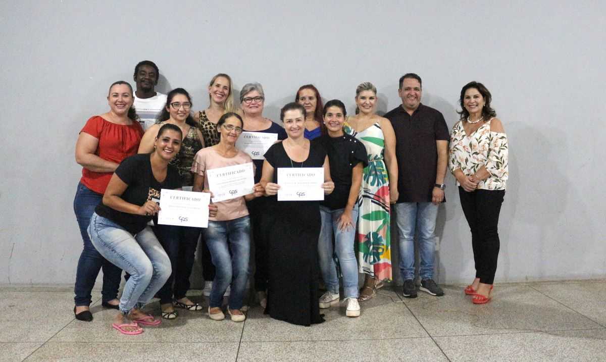 ETEC Jales e Fundo Social certificam alunos de mais dois cursos: Chocolateria e Cuidador de Idosos