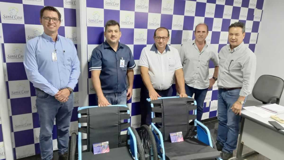Santa Casa de Jales recebe doação de cadeiras de rodas do Rotary Jales