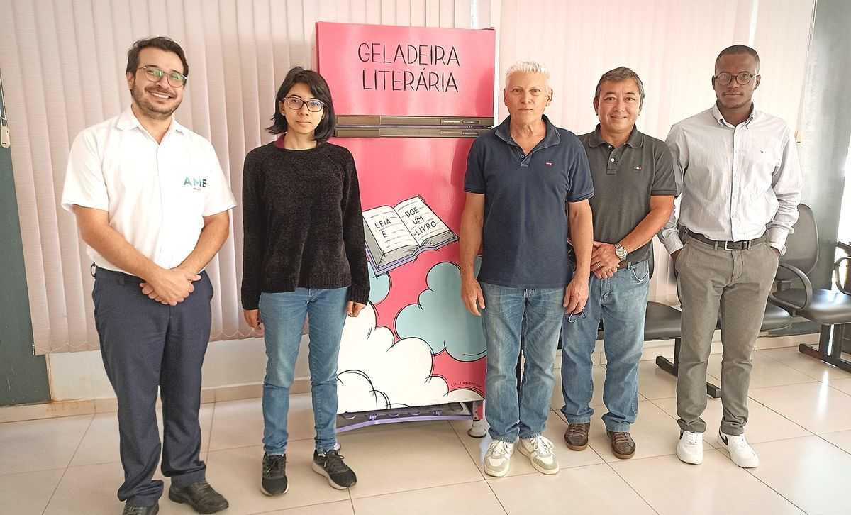 Incentivando a leitura, Prefeitura de Jales entrega últimas unidades das geladeiras literárias