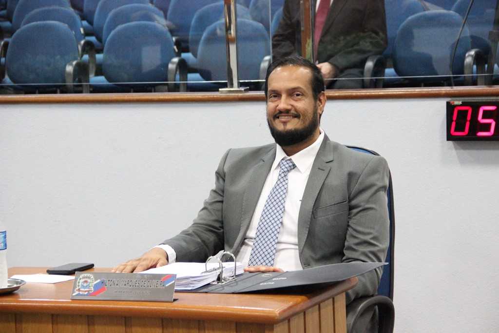 Prefeitura de Jales é questionada por Hilton Marques sobre projeto de alteração do magistério