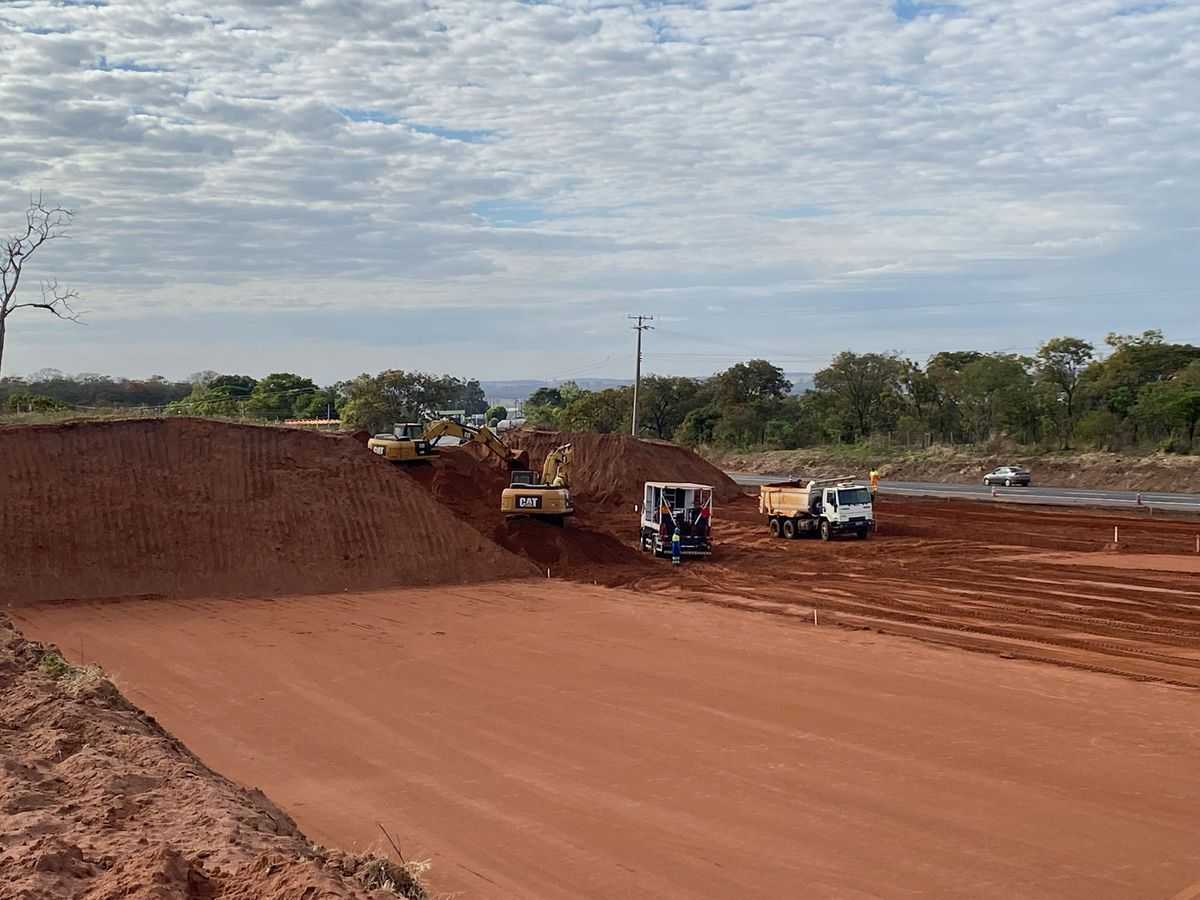 Governo de MS licita rodovia e praça de pedágio está sendo construída na entrada do estado, perto da Ponte Rodoferroviária