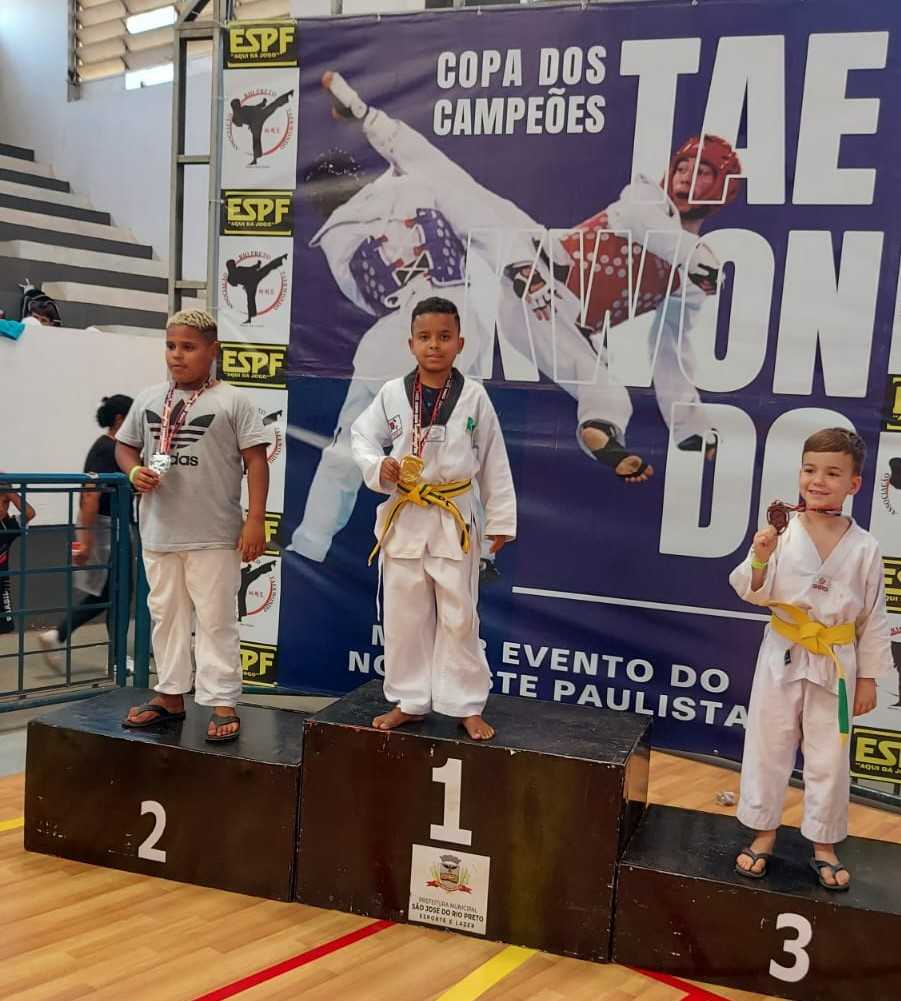 Equipe de Taekwondo de Jales brilha na etapa final da Copa dos Campeões