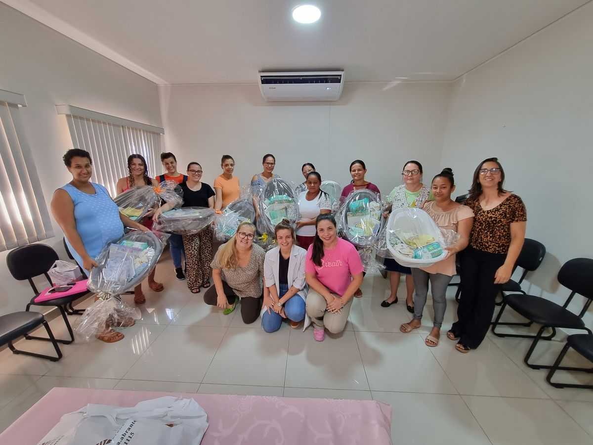 Saúde entrega kits no encerramento do Grupo de Gestante