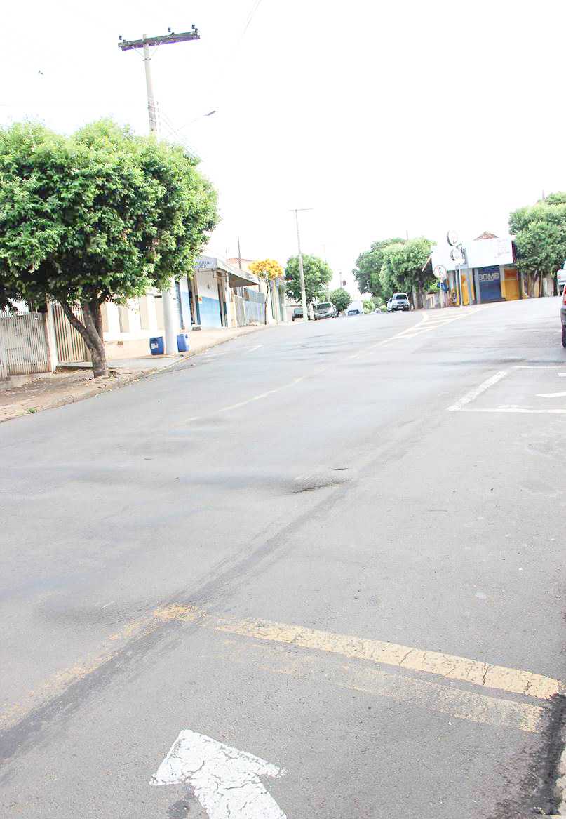 Vereador Riva Rodrigues sugere estacionamento rotativo na Rua das Palmeiras
