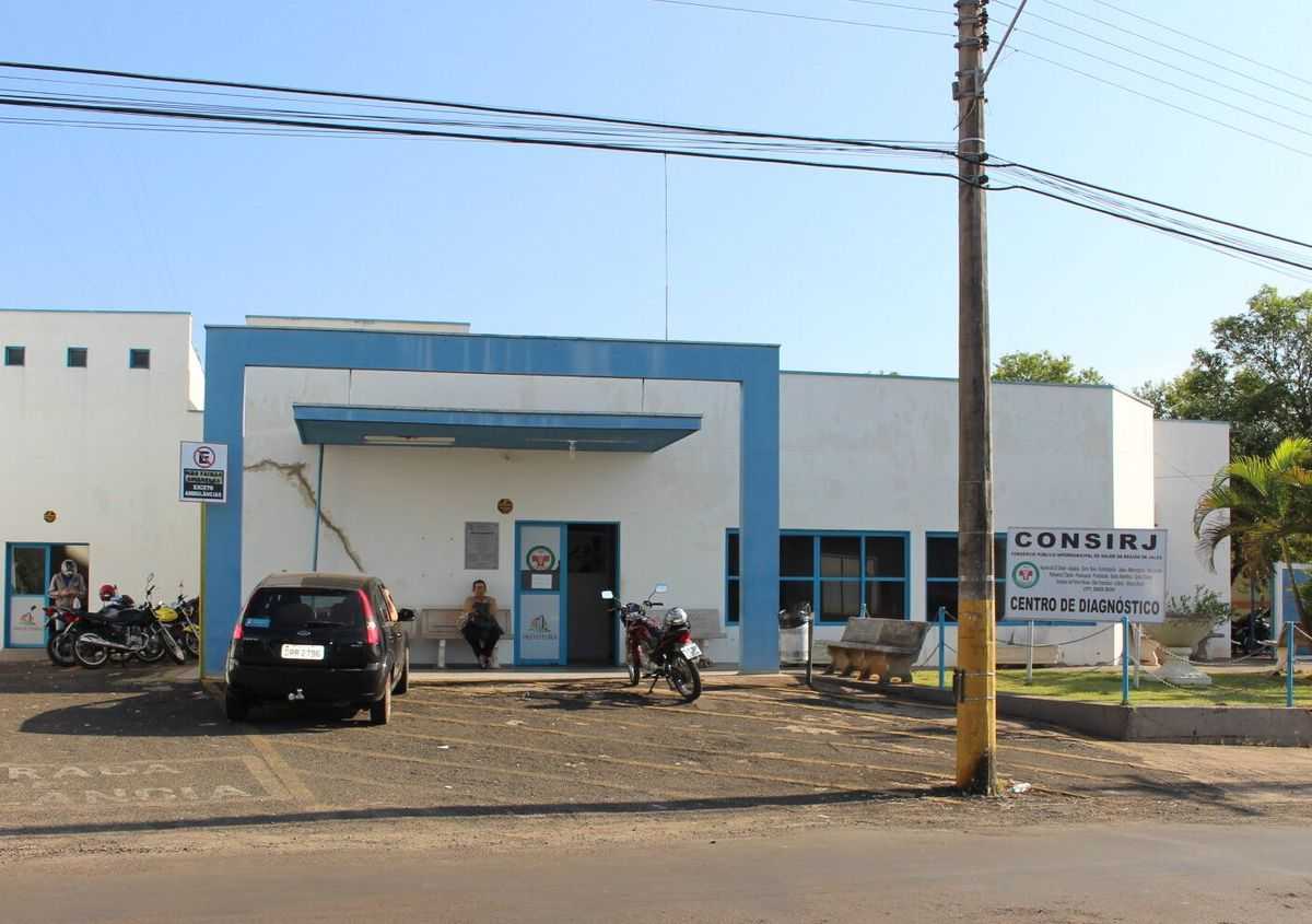 Consirj recebe requerimento dos vereadores sobre direito a acompanhante para mulher