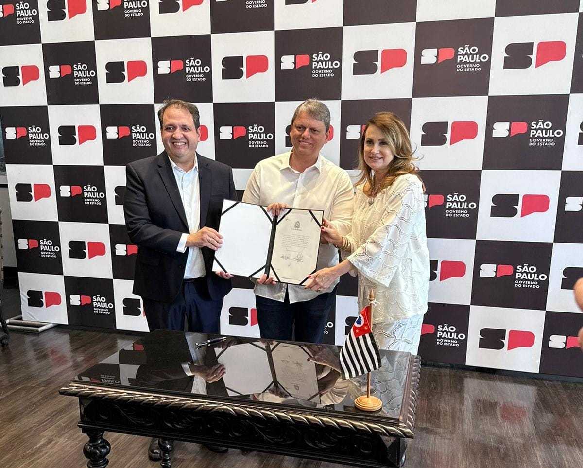 Luis Henrique assina mais dois importantes convênios ao lado de Tarcísio de Freitas e Analice Fernandes