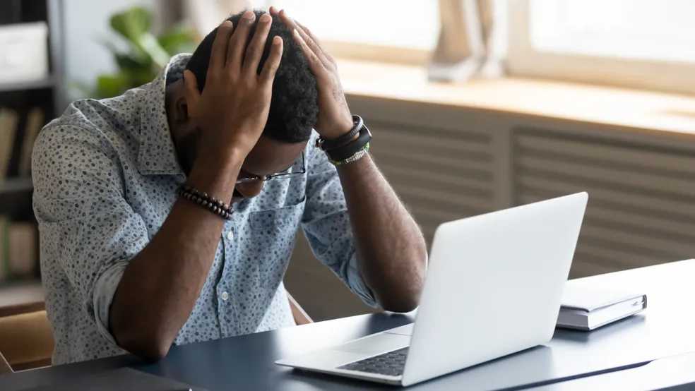 Burnout: síndrome do esgotamento profissional envolve sintomas físicos, mentais e emocionais