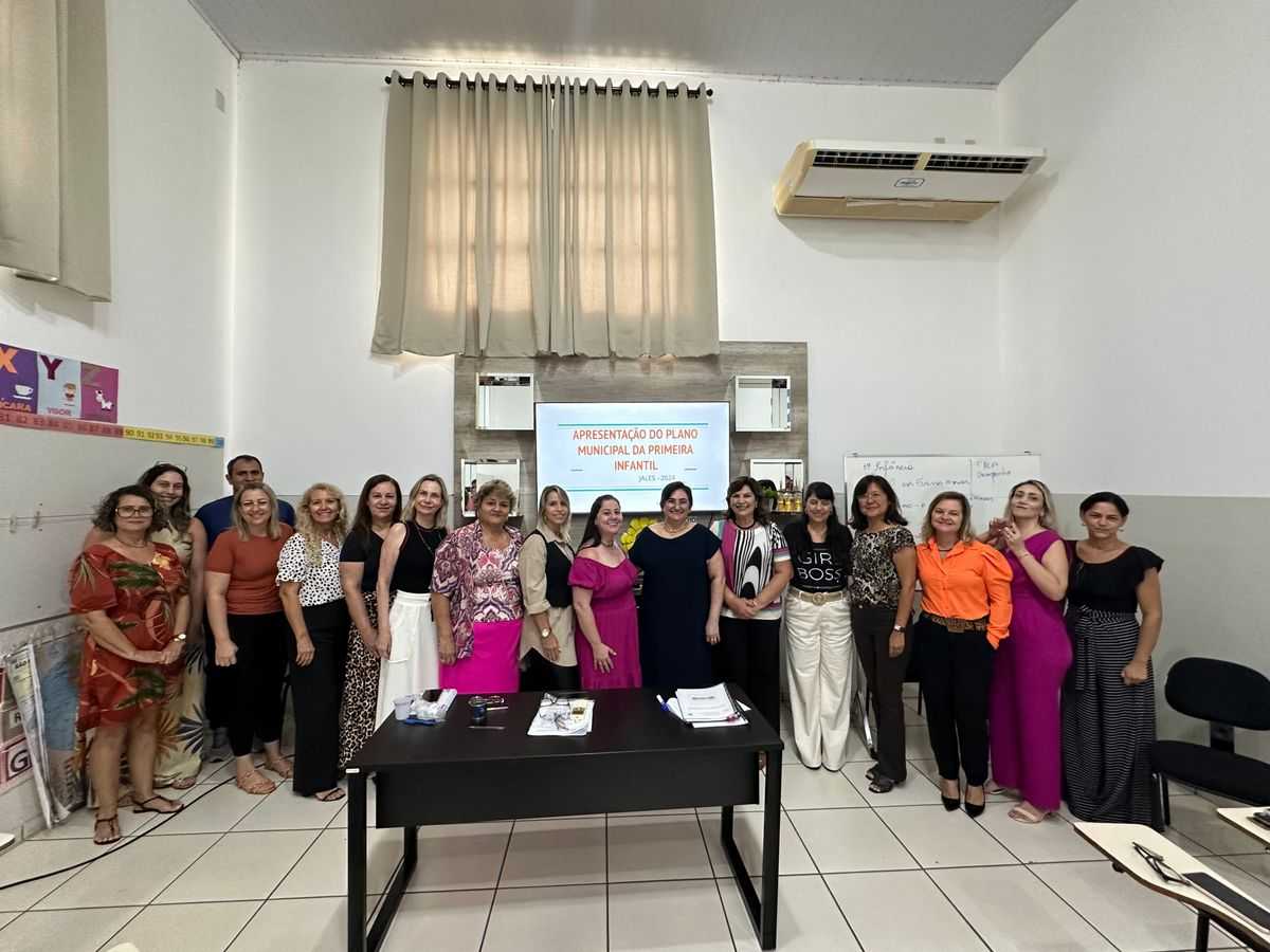 Prefeitura realiza reunião com o objetivo de avançar na elaboração do Plano Municipal pela Primeira Infância