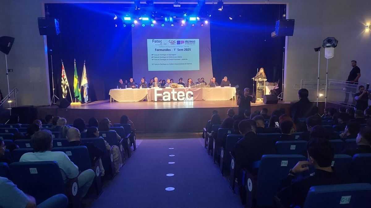 De alunos a tecnólogos: Fatec Jales realiza cerimônia de colação de grau