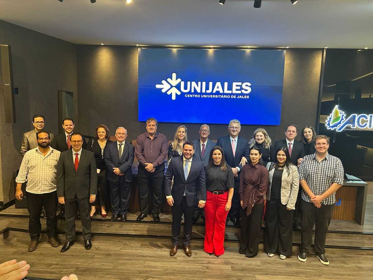 UNIJALES concede título de Doutor Honoris Causa ao jurista Marco Antonio Marques da Silva