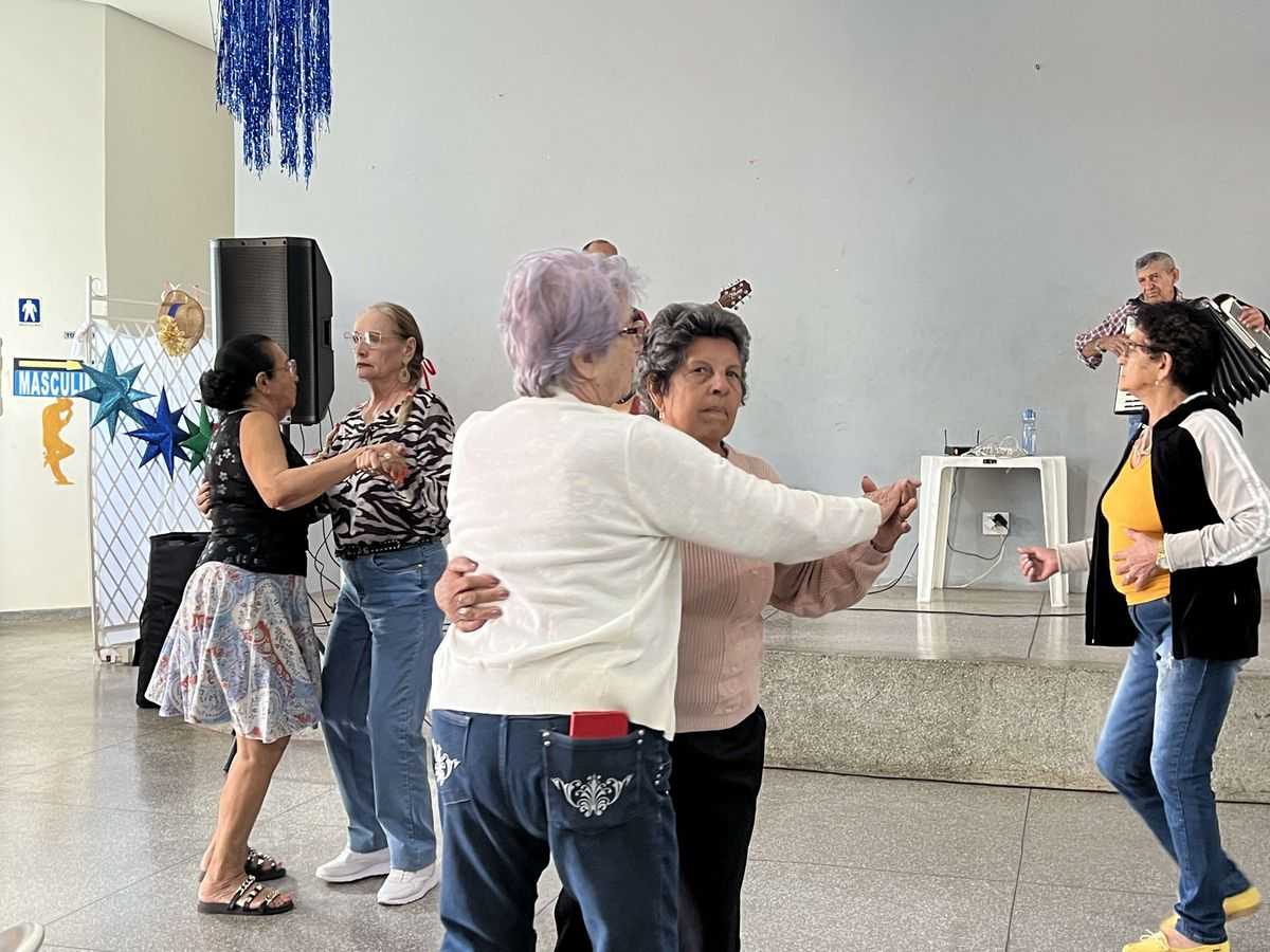 Arraiá reúne alegria, música e integração com a Pessoa Idosa em Jales