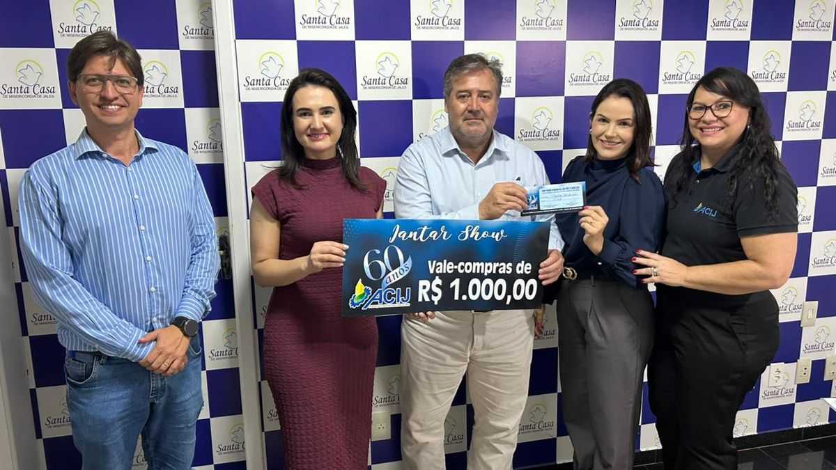 Santa Casa de Jales recebe R$ 4 mil em doação de alimentos durante jantar da ACIJ