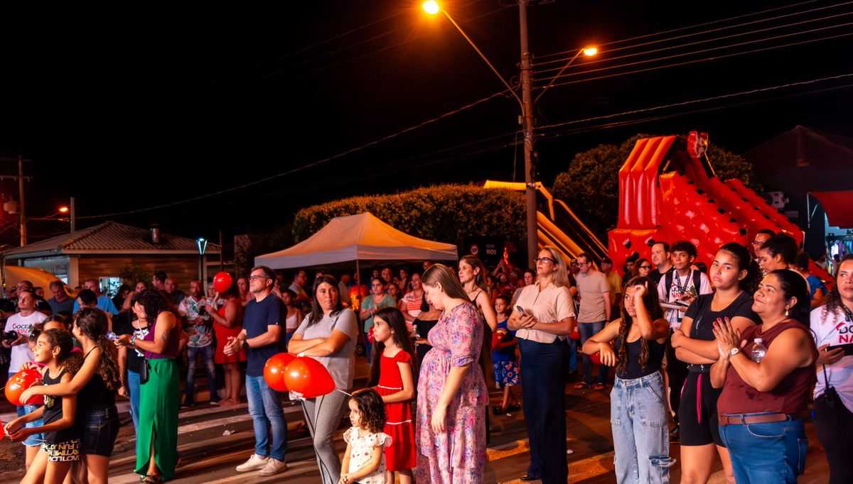 Projeto Doce Natal promove cultura, lazer e espírito natalino na praça da matriz, em Santa Albertina