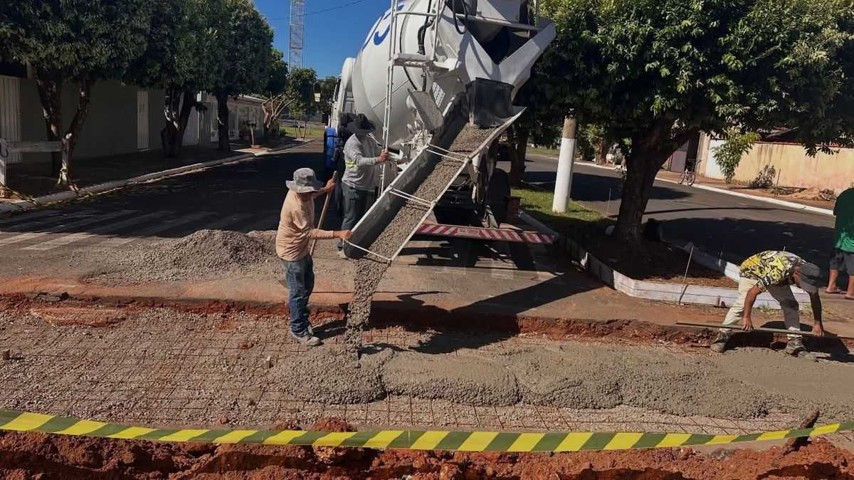 Prefeitura de Rubineia executa obras de drenagem em pontos críticos da cidade