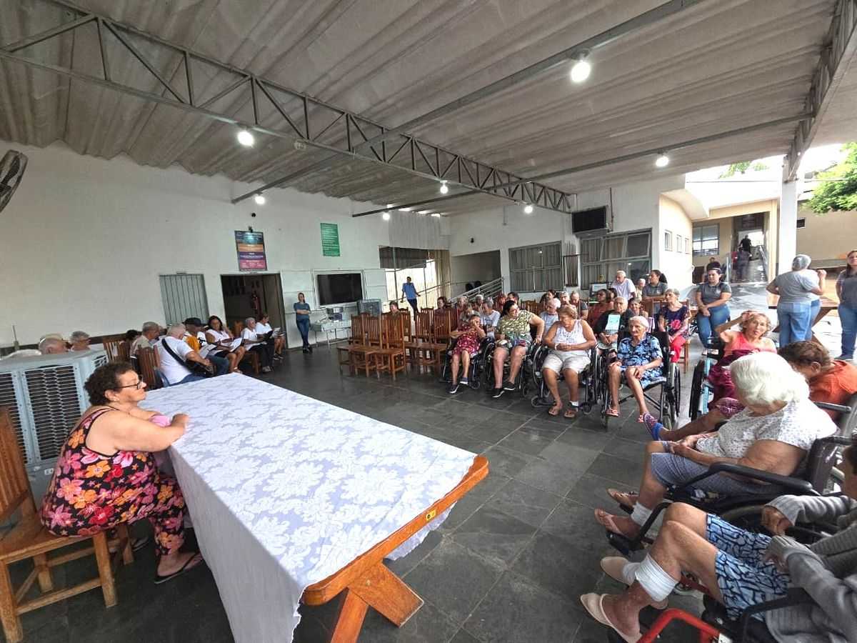 Idosos participam de encontro marcado por emoção, aprendizado e valorização em Jales