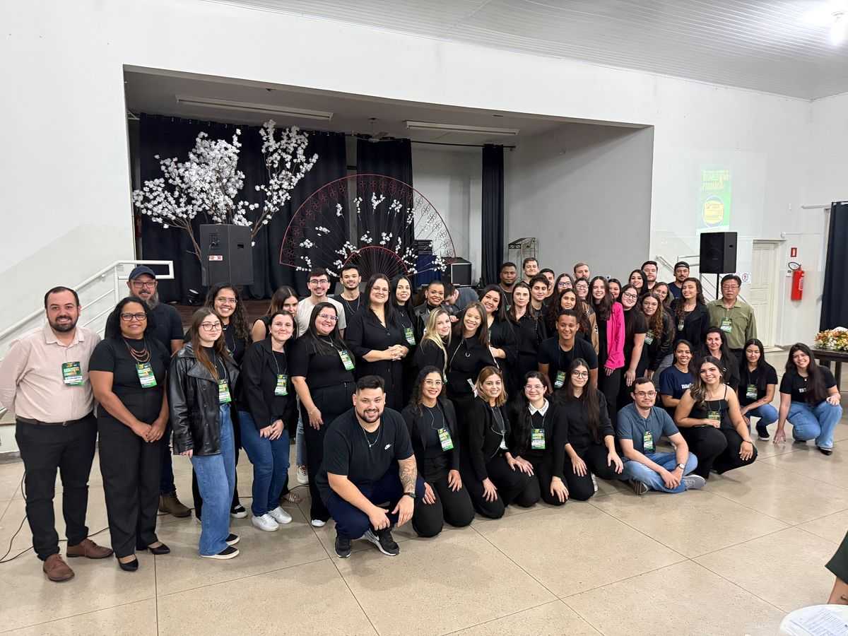 Docentes e alunos responsáveis pela organização do evento