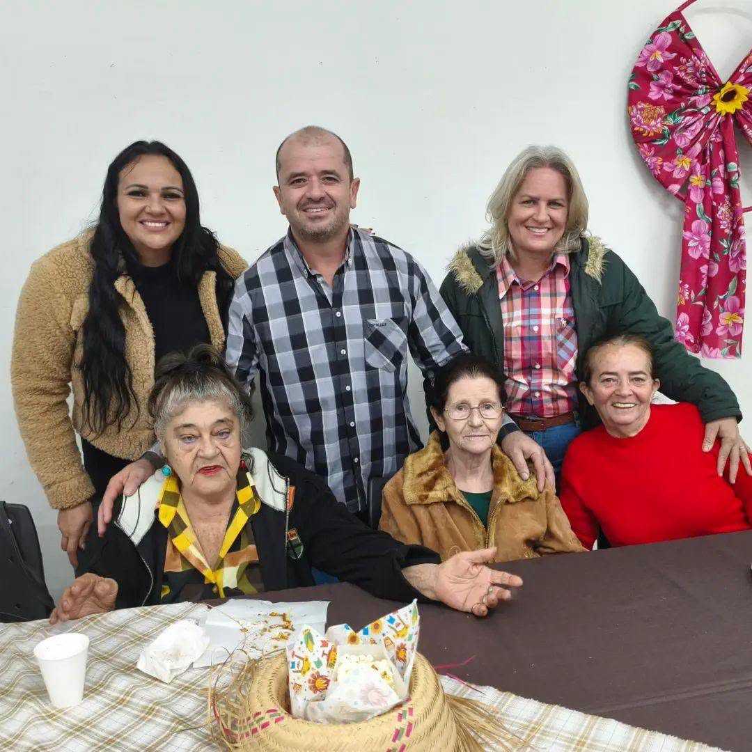 Arraiá da Melhor Idade reúne tradição, alegria e integração no CCI de Mesópolis