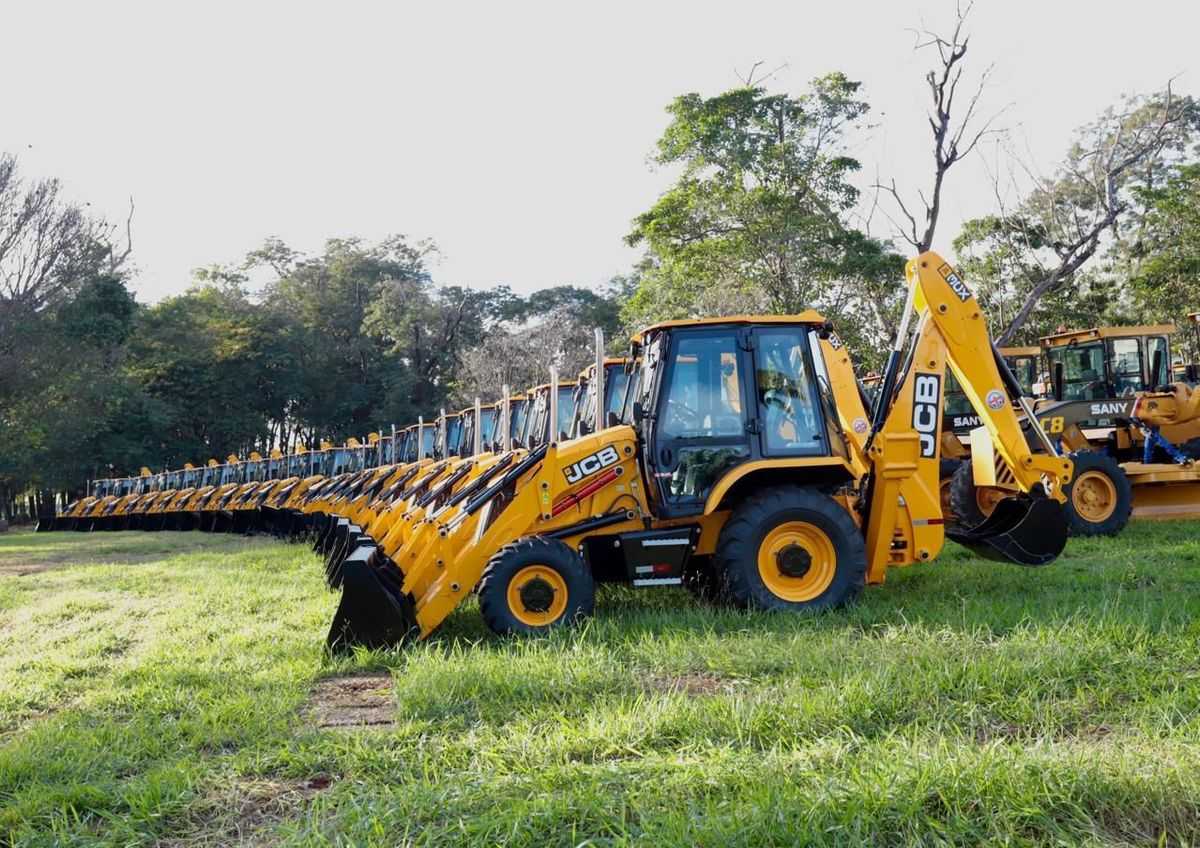Governo de SP entrega máquinas para municípios da região de Jales