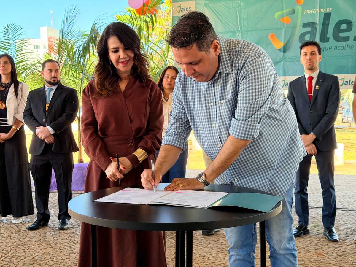 No dia 27 de julho, na presença da secretária de Políticas para a Mulher do Estado de São Paulo, Adriana Liporoni, o prefeito Luis Henrique assinou o Protocolo de Intenções de Enfrentamento à Violência contra a Mulher durante a abertura do Circuito Integrado de Proteção às Mulheres