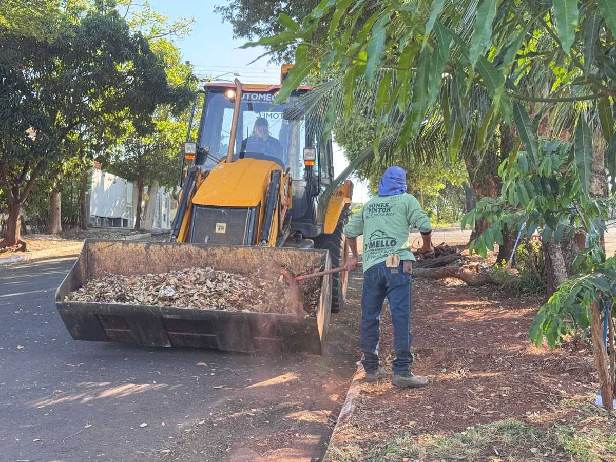 Bairro Limpo leva frente de serviços à Cohab Dercílio Joaquim de Carvalho