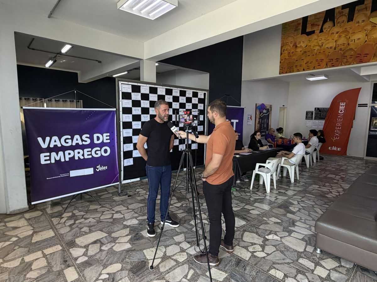  A iniciativa reuniu uma série de serviços e atendimentos gratuitos durante os três dias no Teatro Municipal