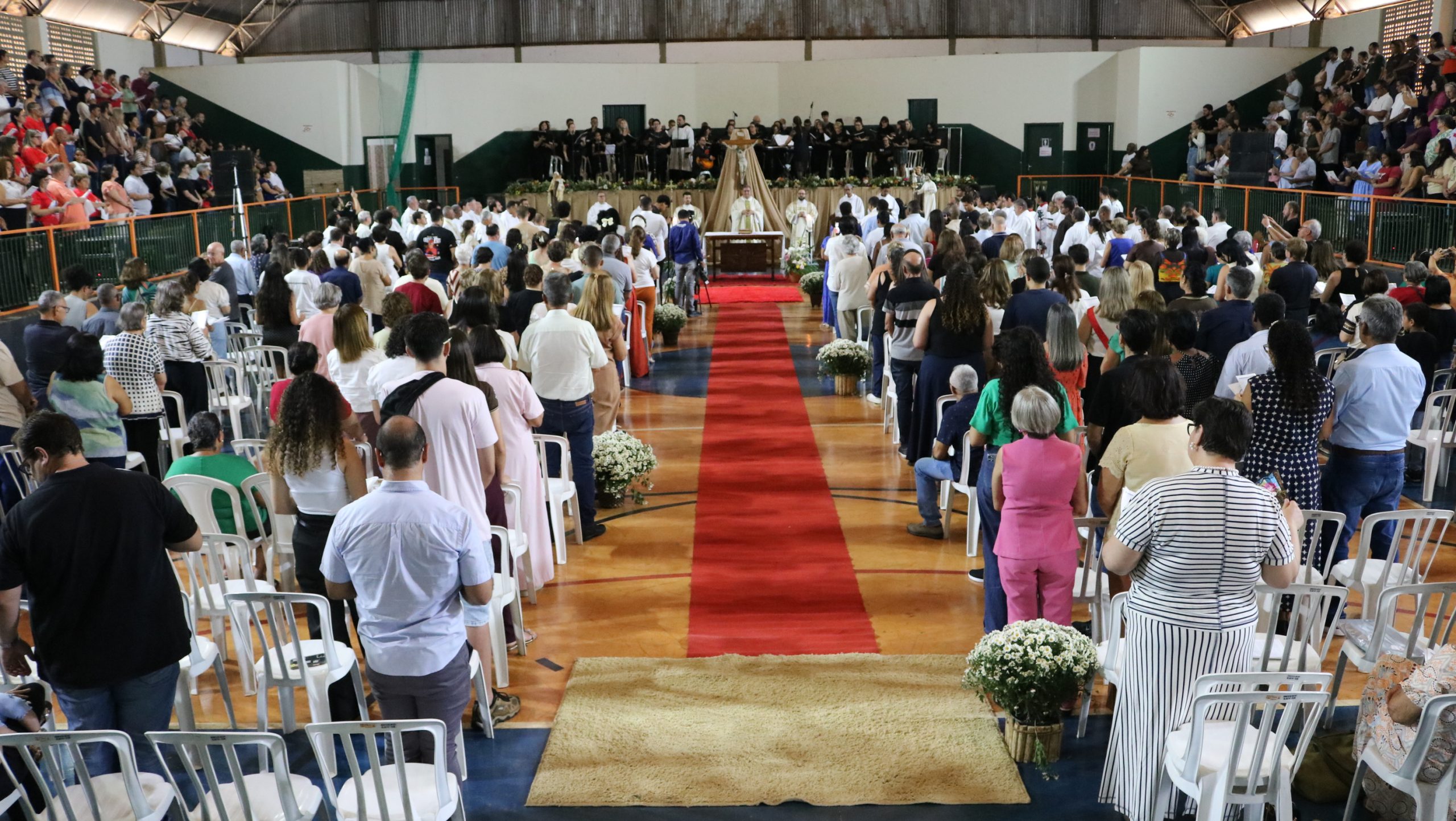 Diácono Diemerson é ordenado e se torna o primeiro padre nascido em Santo Antônio do Aracanguá