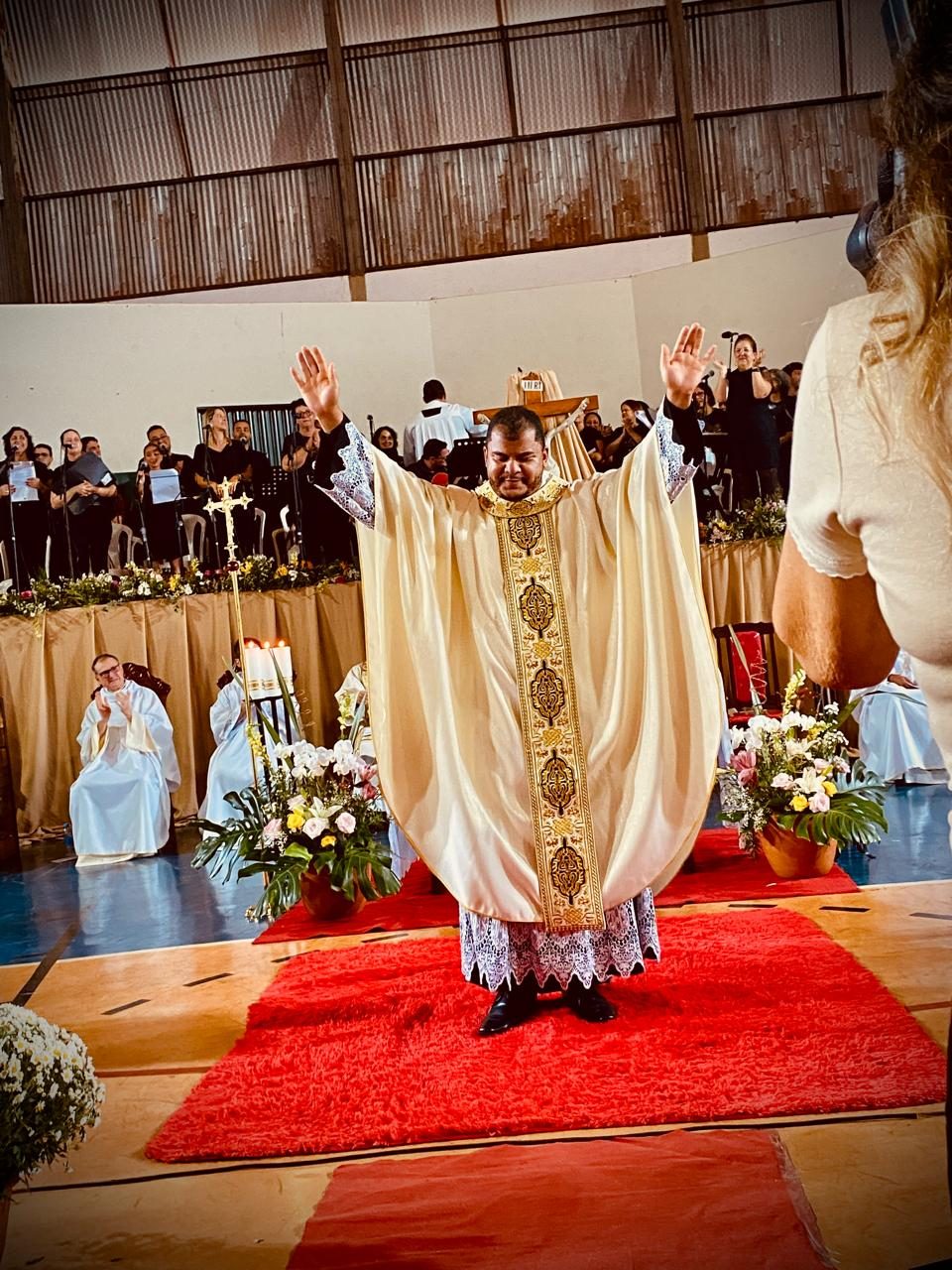 Diácono Diemerson é ordenado e se torna o primeiro padre nascido em Santo Antônio do Aracanguá