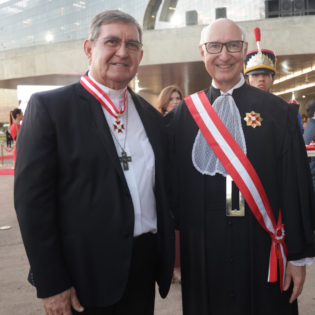 Presidente da CNBB e Dom Reginaldo são agraciados com a Ordem do Mérito do Trabalho