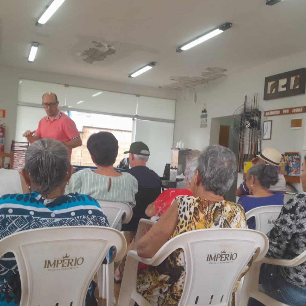 Docente da Fatec promove bate-papo sobre segurança digital no CCI de Mira Estrela